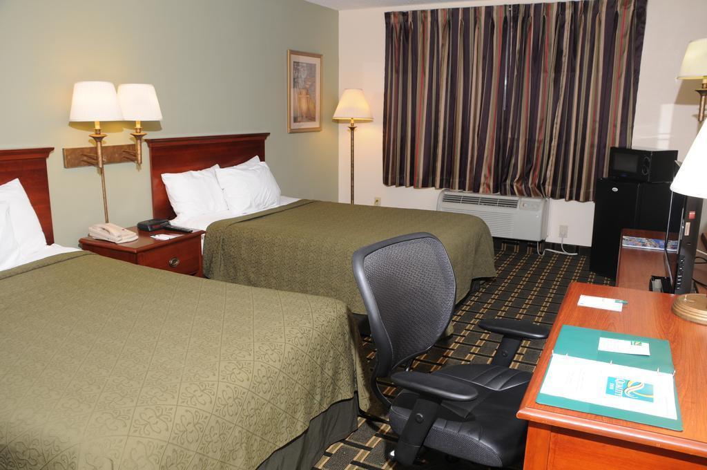 Quality Inn Huntersville Near Lake Norman Exterior foto