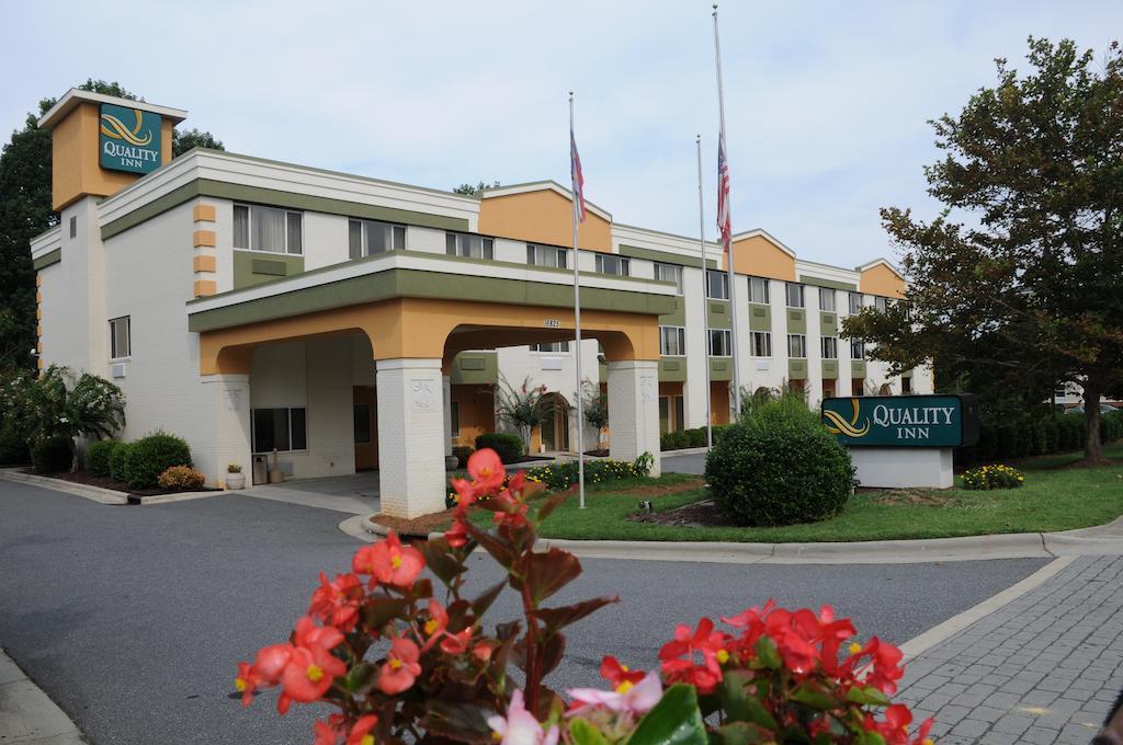 Quality Inn Huntersville Near Lake Norman Exterior foto