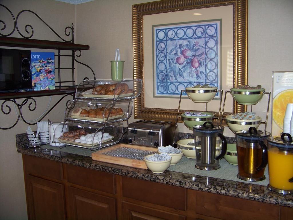 Quality Inn Huntersville Near Lake Norman Exterior foto