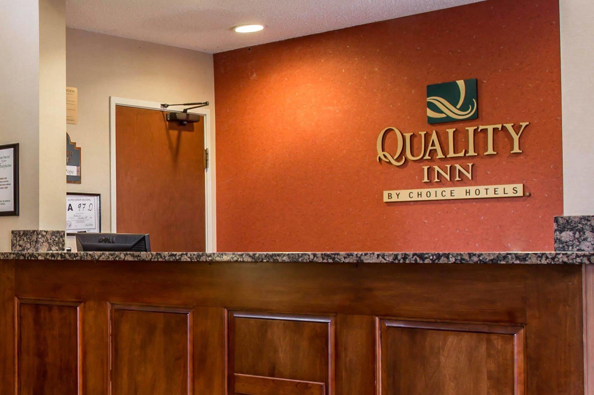 Quality Inn Huntersville Near Lake Norman Exterior foto
